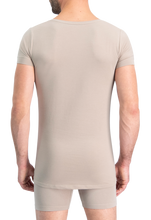 Lade das Bild in den Galerie-Viewer, NOSHIRT nature - deep V - invisible khaki - achterkant